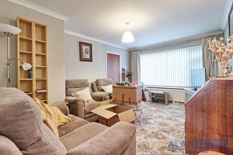 4 bedroom terraced house for sale, Fairlop Close, Hornchurch RM12