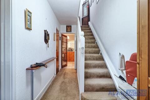 4 bedroom terraced house for sale, Fairlop Close, Hornchurch RM12