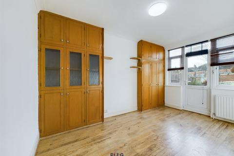 1 bedroom flat to rent, Glebe Crescent, NW4