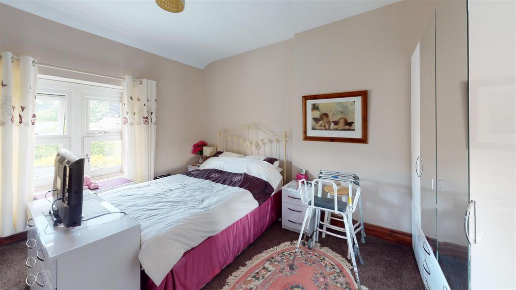 12-East-St-Bedroom(2).jpg