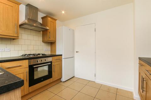 3 bedroom apartment to rent, Boyton Close, London N8