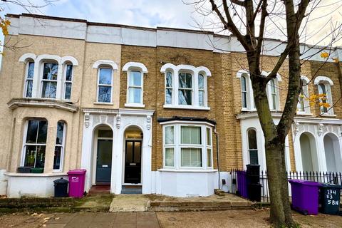 5 bedroom terraced house to rent, Antill Road, London, E3