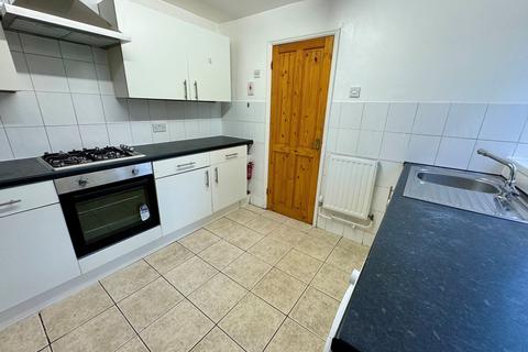 5 bedroom terraced house to rent, Antill Road, London, E3