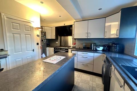 3 bedroom semi-detached house for sale, Franchise Street, Wednesbury WS10