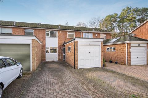 3 bedroom terraced house for sale, Kinross Avenue, Ascot