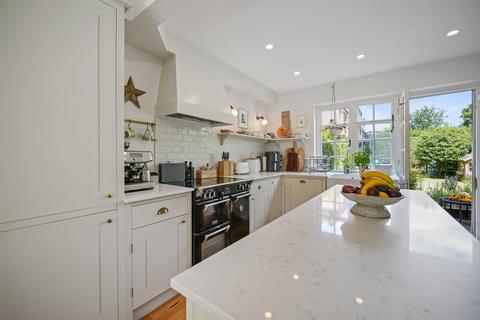 76 Brentham Way, London, W5 1BE