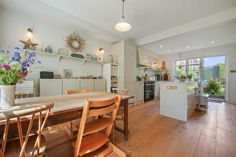 76 Brentham Way, London, W5 1BE