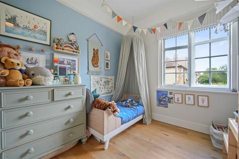 76 Brentham Way, London, W5 1BE