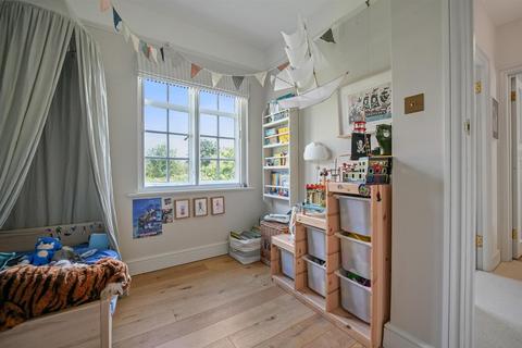 76 Brentham Way, London, W5 1BE
