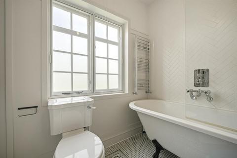 76 Brentham Way, London, W5 1BE