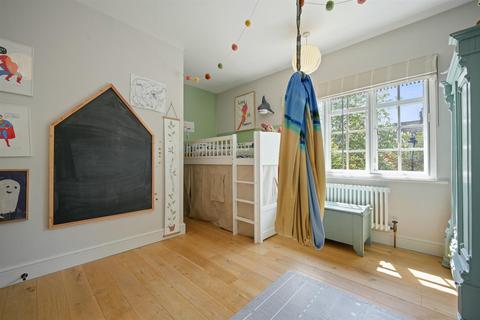 76 Brentham Way, London, W5 1BE