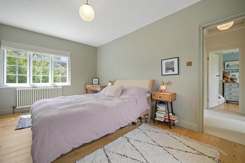 76 Brentham Way, London, W5 1BE