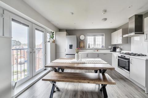 2 bedroom apartment for sale, Walton Heath, Binfield, Bracknell