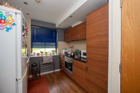 1 bedroom flat for sale, Peregrine Way, Bradford BD6