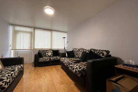 3 bedroom maisonette for sale, Dorset Street, Leicester, LE4