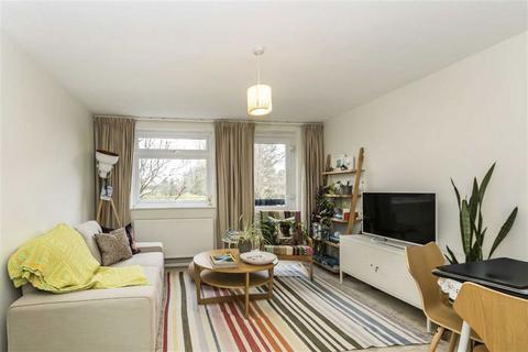 1 bedroom flat to rent, Harrowdene Gardens, Teddington TW11