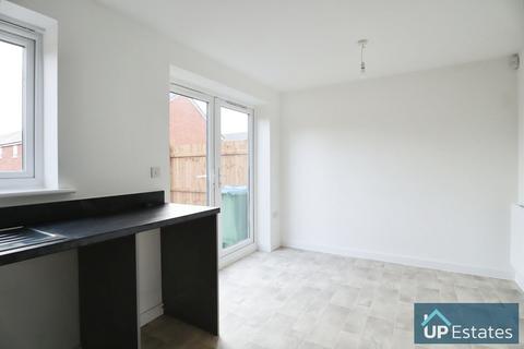 3 bedroom semi-detached house to rent, Audeley Way, Coventry