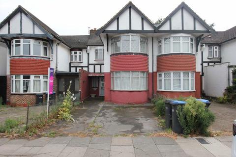 4 bedroom house to rent, Pasteur Gardens, London N18