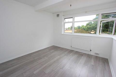 4 bedroom house to rent, Pasteur Gardens, London N18