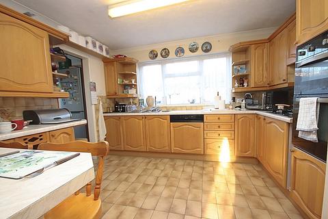 3 bedroom end of terrace house for sale, Arun Road, Billingshurst