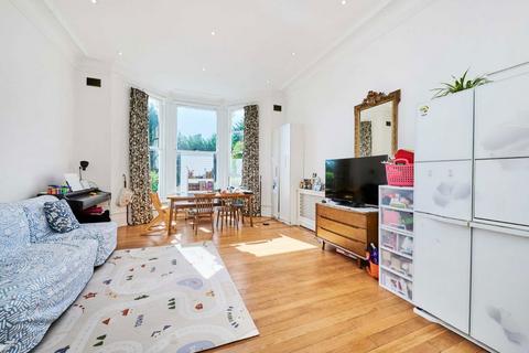 2 bedroom flat to rent, Darlaston Road, Wimbledon