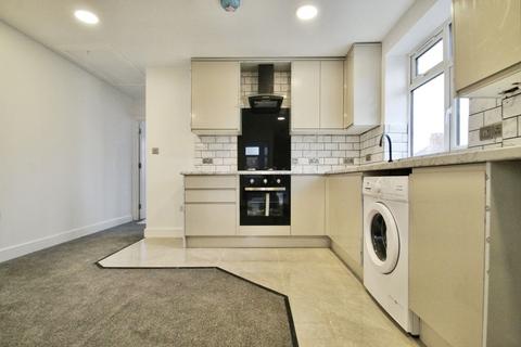 2 bedroom apartment to rent, White Road, Cowley