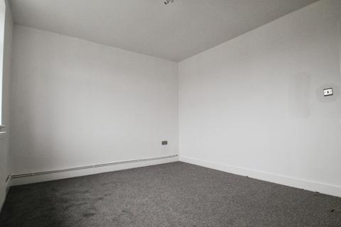 2 bedroom apartment to rent, White Road, Cowley