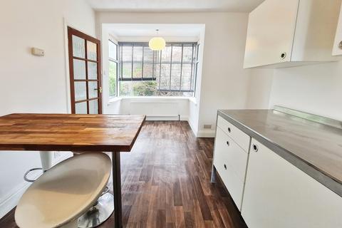 undefined, Broadway, Leeds LS18