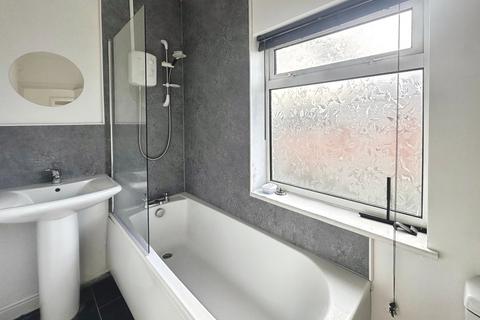 undefined, Broadway, Leeds LS18