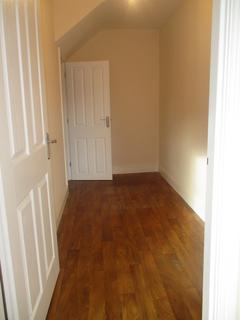 3 bedroom flat to rent, Glave Hill Court, Dalston