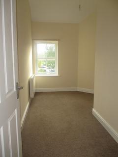 3 bedroom flat to rent, Glave Hill Court, Dalston