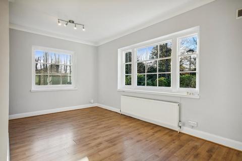 2 bedroom detached house to rent, Within Chiswick House & Gardens, W4