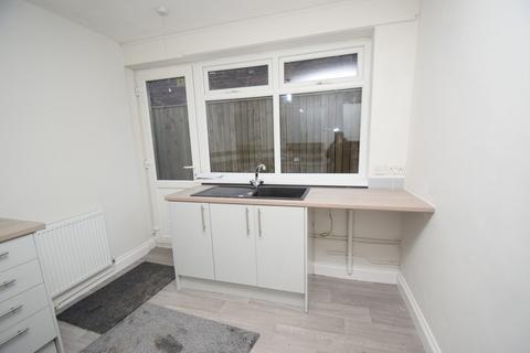 4 bedroom terraced house to rent, Station Road, Stanley