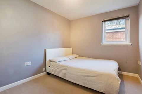 25b Fraser Road, Aberdeen, AB25 3UE