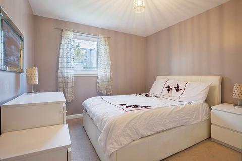 25b Fraser Road, Aberdeen, AB25 3UE