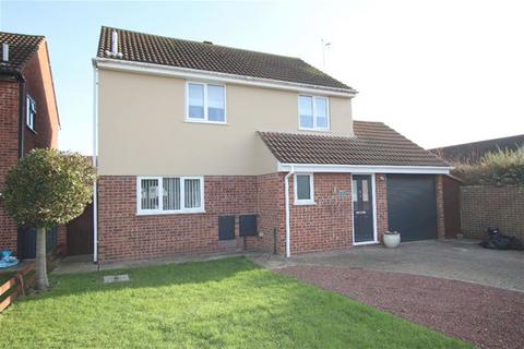 3 bedroom detached house for sale, Totteridge Close, Clacton on Sea