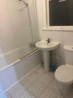 3 bedroom flat to rent, Reginald Road, London E7