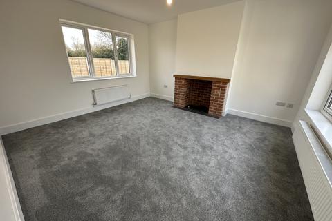 4 bedroom bungalow to rent, Garden House Lane, Diss IP22