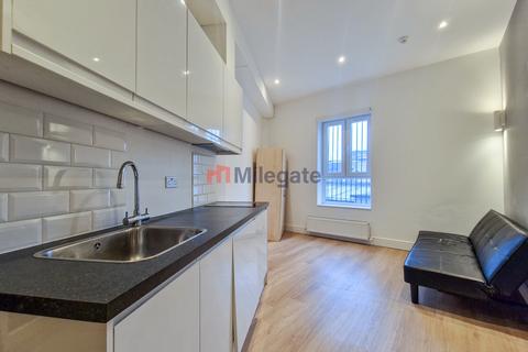 Studio to rent, Swinton Street, London WC1X