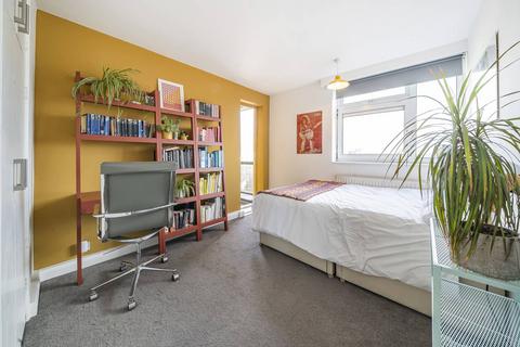 2 bedroom flat for sale, Canterbury Crescent, Brixton, London, SW9