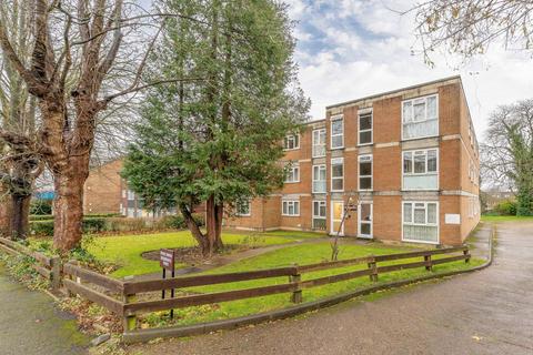 1 bedroom flat to rent, Eaton Road, Sutton, SM2