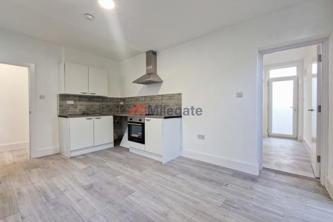 1 bedroom flat to rent, West Road, Westcliff-On-Sea SS0