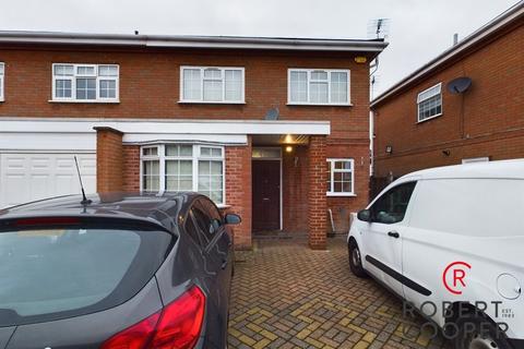 4 bedroom semi-detached house to rent, Verwood Road, Harrow, HA2