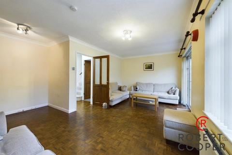 4 bedroom semi-detached house to rent, Verwood Road, Harrow, HA2