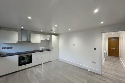 1 bedroom flat for sale, Hindhead Gardens, Northolt UB5