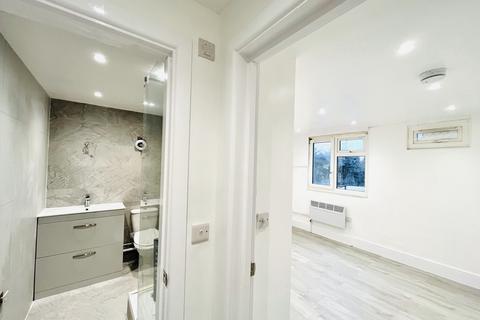 41 Hindhead Gardens, Northolt, UB5 5NF