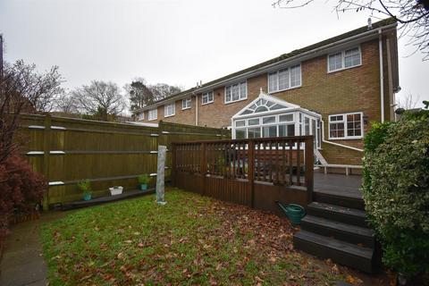 3 bedroom end of terrace house for sale, Lynwood Close, St. Leonards-On-Sea