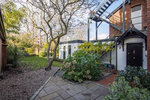 2 bedroom ground floor flat to rent, Victoria Road, Penarth