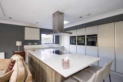 2 bedroom ground floor flat to rent, Victoria Road, Penarth