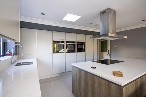 2 bedroom ground floor flat to rent, Victoria Road, Penarth